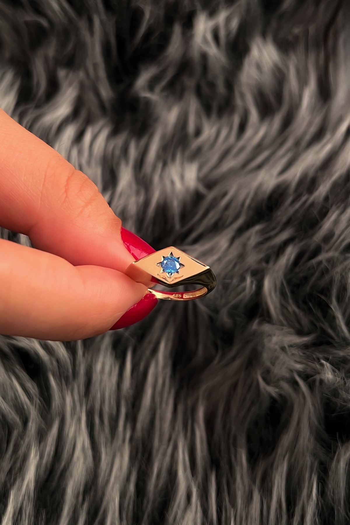 Starlight Aquamarine 14K Gold Ring