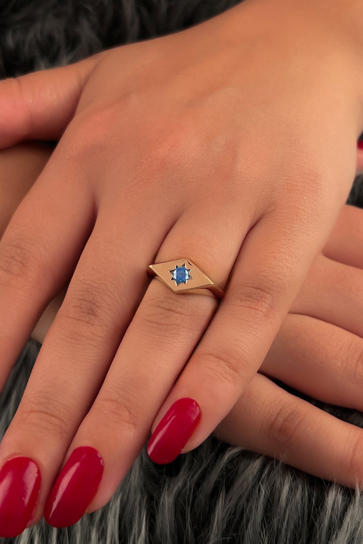 Starlight Aquamarine 14K Gold Ring